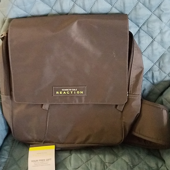 Kenneth Cole Other - Kenneth Cole messenger bag